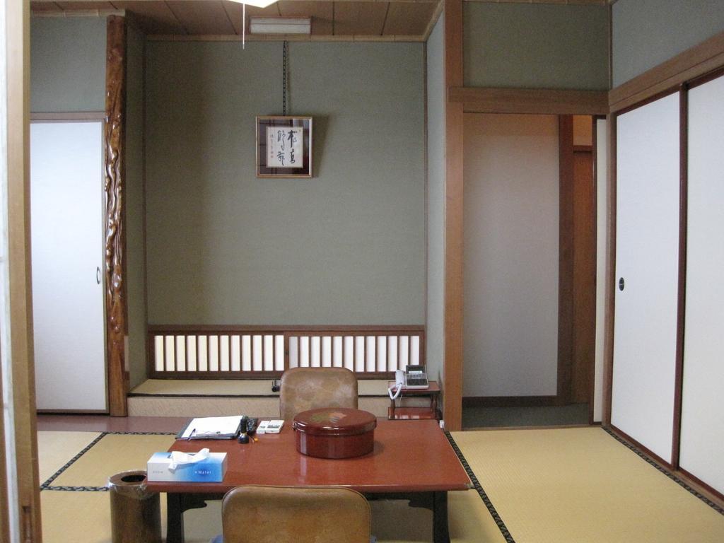 Suminoe Ryokan Onomichi Bagian luar foto